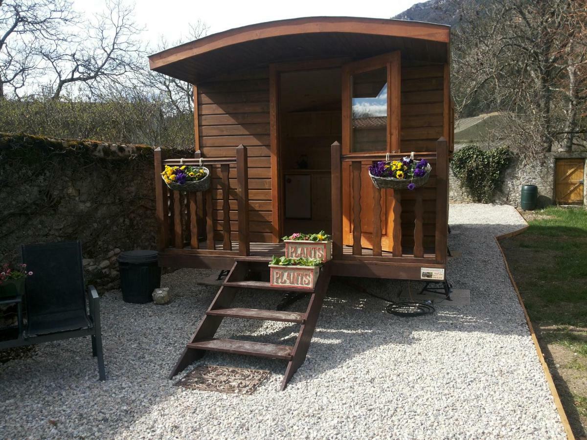 La Roulotte Villa Chatillon-en-Diois Exterior photo